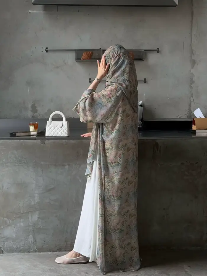 Elegantný tradičný arabský cardigan z Blízkeho východu
